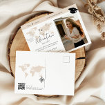 L'aventure de voyage de la Carte du Monde commence<br><div class="desc">Fêtez le voyage du diplômé avec notre collection de diplômes sur le thème de l’aventure et du voyage! Conçu dans des tons beiges neutres avec d'élégants détails comme une carte du monde, des timbres de passeport et une boussole vintage, cet ensemble chic et intemporel est parfait pour les élèves qui...</div>