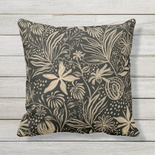 Lazy Floral Pattern in Gold op Black Buitenkussen