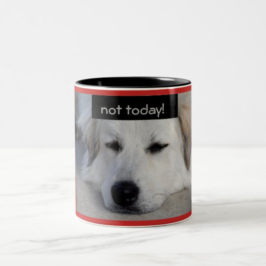 Lazy Great Pyreneeën Dog not Today Red Black Mok (Center)