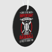 Le baseball est plutôt bien (devant)