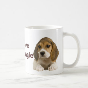 Le beagle adorent la tasse