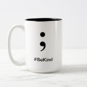 Le #BeKind de tasse de café soit aimable (Gauche)