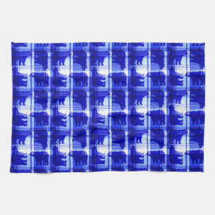 Le bleu rustique de plaid soutient la serviette de