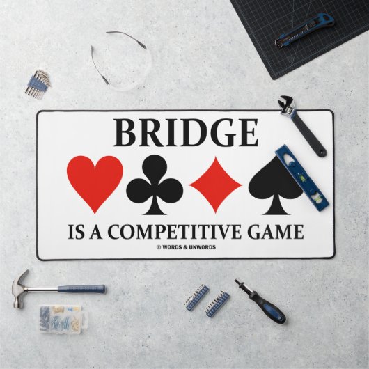 Le bridge est un jeu compétitif quatre couleurs de (Poste de travail)