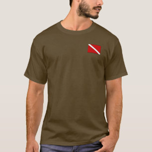 Le café chauffe un T-shirt de plongeur deux fois