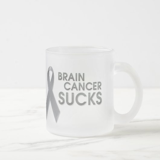Le cancer du cerveau suce la tasse (Droit)