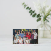 Le carte de visite de porte ouverte (Debout devant)