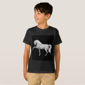 Le cheval andalou blanc badine le T-shirt foncé (Devant entier)