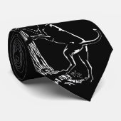 Le chien de chasse attache les cravates élégantes (Roulé)