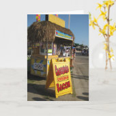 Le chocolat a couvert la carte d'anniversaire de (Fleur jaune)