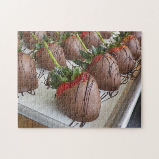Le chocolat a couvert le puzzle de fraises (Horizontal)