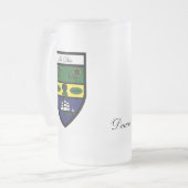 Le comté vers le bas tracent et Crest des tasses (Devant gauche)