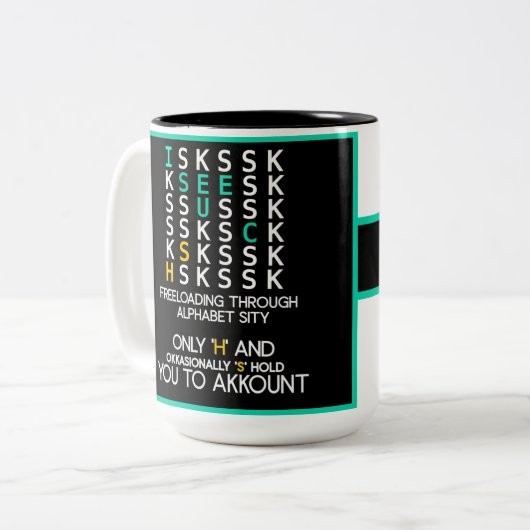 Le Coque contre C : Amusant Mug Alphabet (Devant gauche)