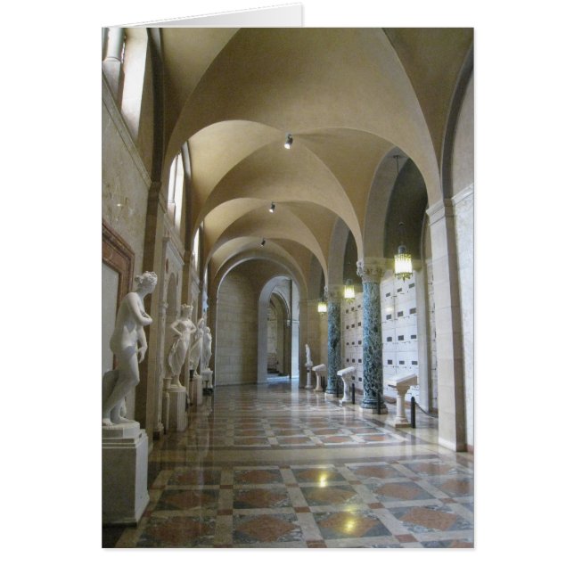 Le couloir de la cathédrale (Devant)