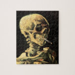 Le crâne de Van Gogh au puzzle de la cigarette en<br><div class="desc">Le crâne Van Gogh avec le puzzle Burning Cigarette. Peinture à l'huile sur toile de 1885. Le crâne avec la cigarette brûlante révèle à la fois le sens de humour de van Gogh et le sens de la macabre. Quelque chose d'étrange dans son oeuvre reconnue, l'oeuvre a gagné en popularité...</div>