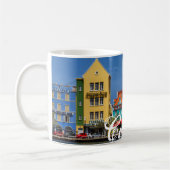 Le Curaçao sur le blanc tasse blanche classique de (Gauche)
