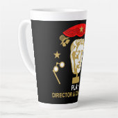 Le Directeur Du Théâtre Drama Joue De La Mug À Caf (Angle gauche)