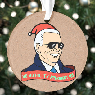 Le drôle de président Joe Biden en lunettes de s