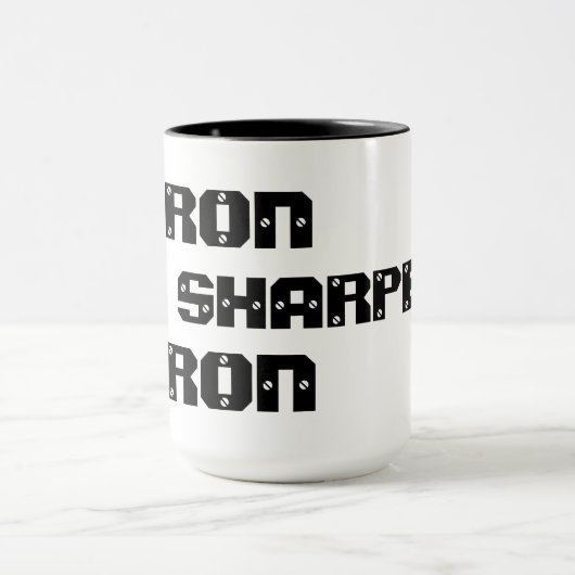 Le FER AFFILE la tasse de café de FER (Centre)