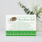 Le football apporte une carte de livre (Debout devant)