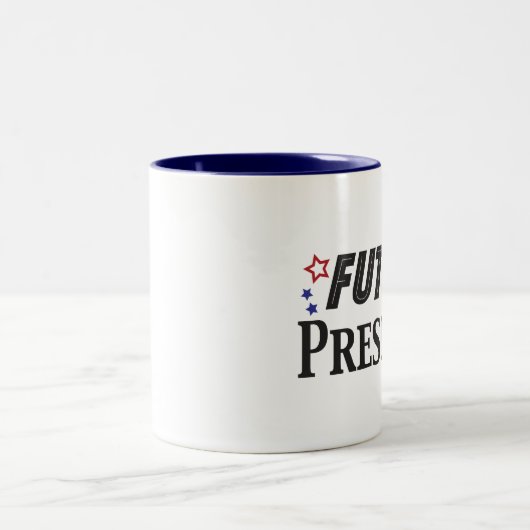 Le futur Président Mug (Centre)