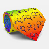 Le gay pride attache les cravates mêmes sexes de (Roulé)