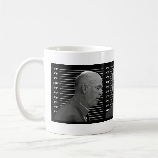 Le gouverneur criminel, Café Mug (Gauche)