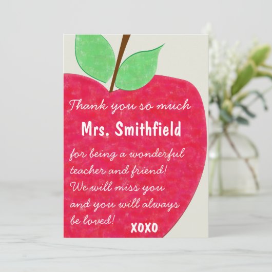 Le Invitation de retraite de Ruby Red Teacher à la (Debout devant)