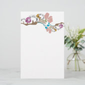 Le Japonais fleurit la papeterie (Debout devant)