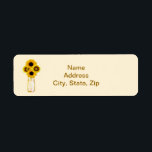 Le jaune fleurit des étiquettes de adresse de pot<br><div class="desc">Mettez une touche finale sur votre correspondance de mariage quand vous envoyez ces étiquettes de adresse simplement élégants. Ces beaux étiquettes de adresse sont tous prêts à être personnalisés. Personnalisez les étiquettes en ajoutant votre nom, et adresse dans le domaine fourni. Vous pouvez changer le style de police, la taille,...</div>