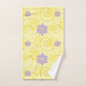 Le jaune tourbillonne avec le motif de fleur (Serviette à main)