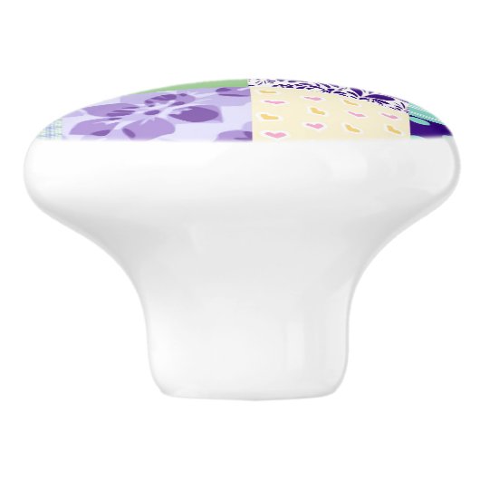 Le joli édredon de patchwork a inspiré la poignée (Côté)