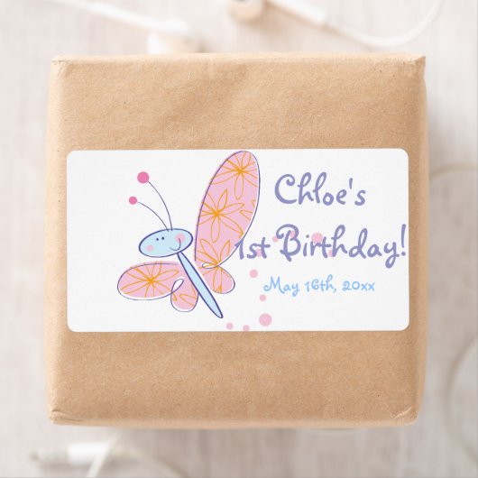 Le joyeux papillon Étiquette de bouteille d'eau d' (En situation)