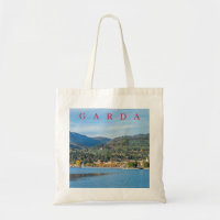 Le lac de Garde et le village de Garda vue sac fou