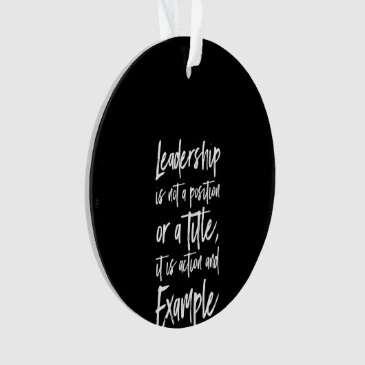 le leadership est un exemple (devant)