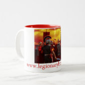 Le légionnaire réserve la tasse (Devant gauche)