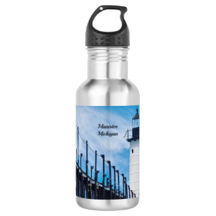 Le long de la bouteille d'eau Manistee