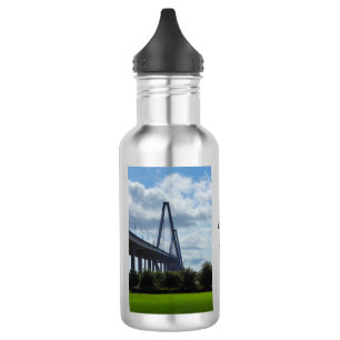 Le long de la bouteille d'eau Ravenel