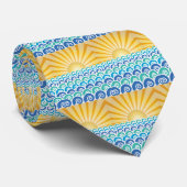 Le long de la cravate bleue de vagues (Roulé)