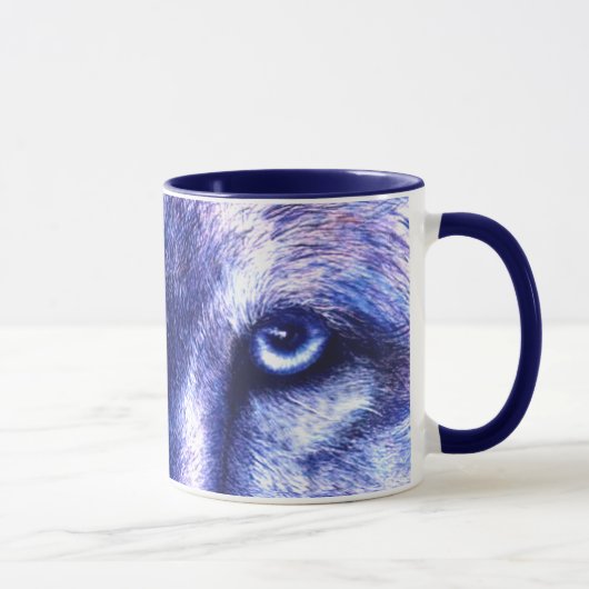 Le loup bleu observe la tasse (Droite)