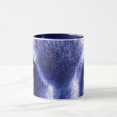 Le loup bleu observe la tasse (Centre)