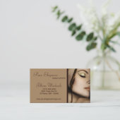 Le maquilleur composent le carte de visite de (Debout devant)