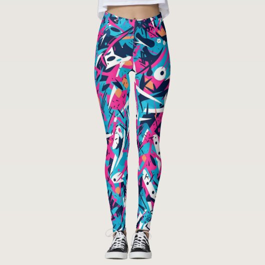 Le modèle de leggings de pleine longueur est de 5' (Devant)