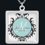 Le monogramme de damassé appelle le collier de<br><div class="desc">Économies personnalisables de marié de jeune mariée le collier de date avec le motif de damassé. Art et conception d'Elke Clarke ©2010. Motif de damassé par Elke Clarke. Aucune duplication pour l'usage personnel ou commercial permis.</div>