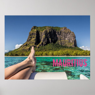 Le Morne Brabant Mauritius uitzicht van boot op ze Poster