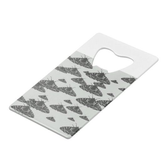 Le papillon de nuit à minuit (Devant Angle)