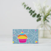 Le PETIT GÂTEAU forme la fidélité de client (Debout devant)