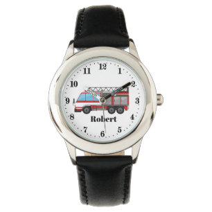 Le pompier frais de garçons ajoutent la montre