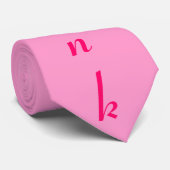 Le pouvoir de la Cravate des hommes roses (Roulé)