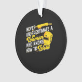 Le Pouvoir D'Une Femme Qui Sait Se Souder (devant)